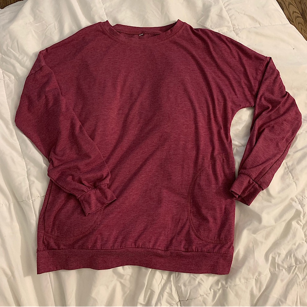 Women’s Long Sleeve Burgundy Sweatshirt Sweater with Pockets Size Medium